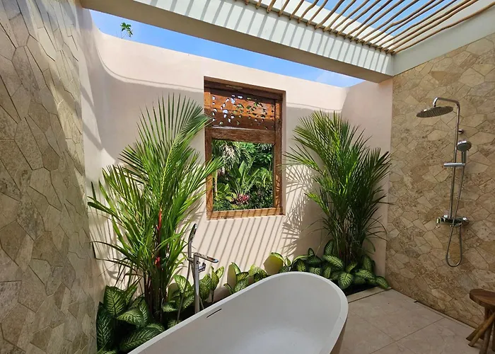 Diyara - 6000 Sq Ft Private New - Big Pool And Spacious Garden Villa *