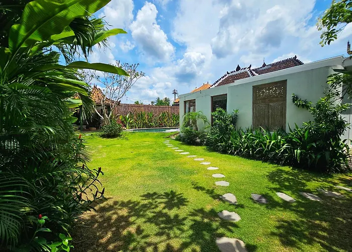 Villa Diyara - 6000 Sq Ft Private New - Big Pool And Spacious Garden *